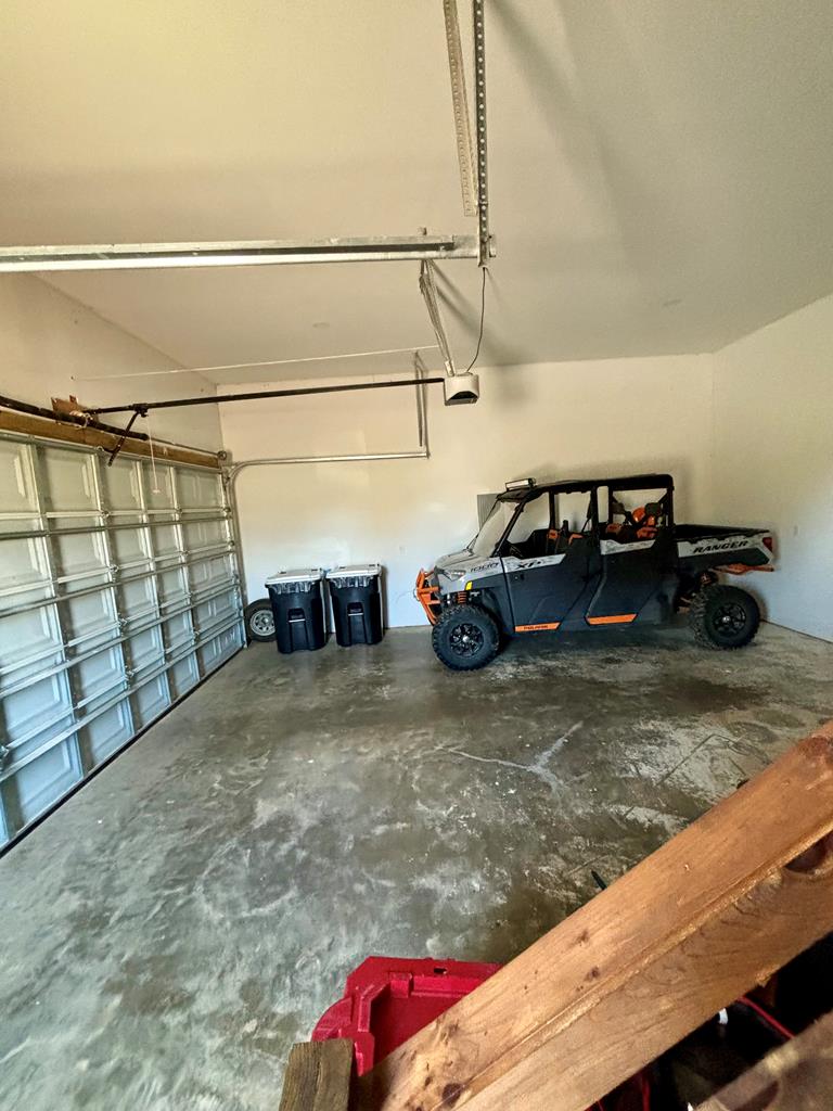 2 car garage 