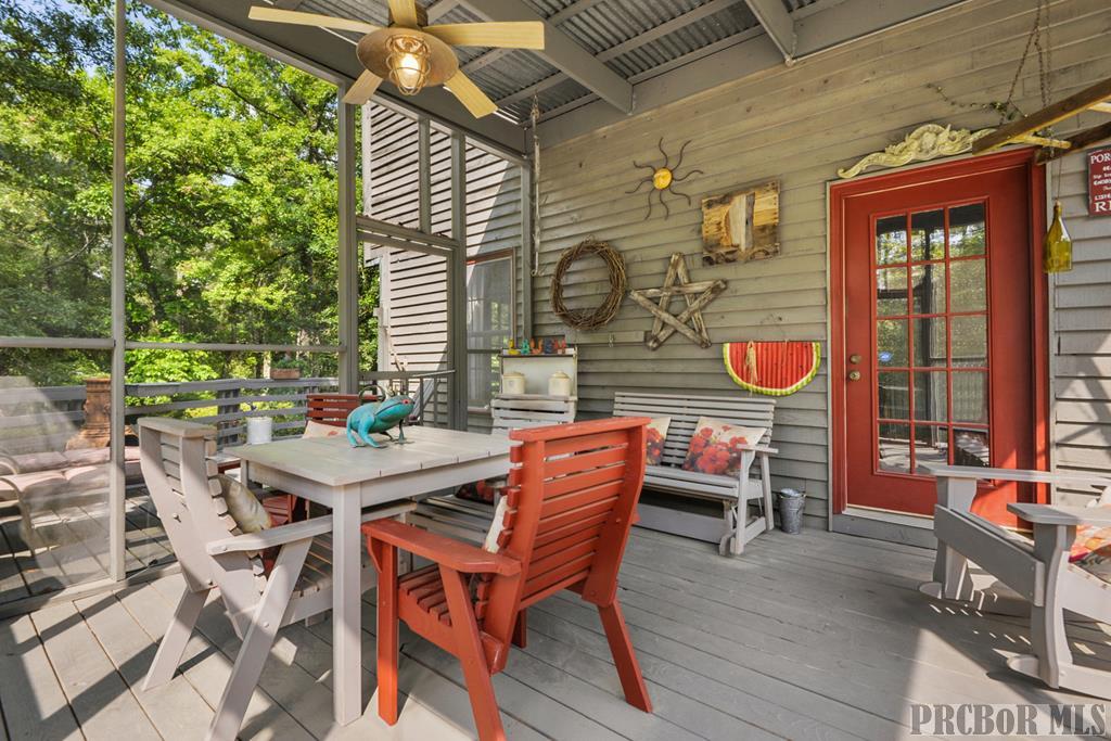 Fabulous screened in porch!!!!
